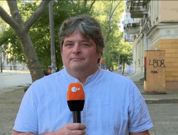 Dara Hassanzadeh Herkunft